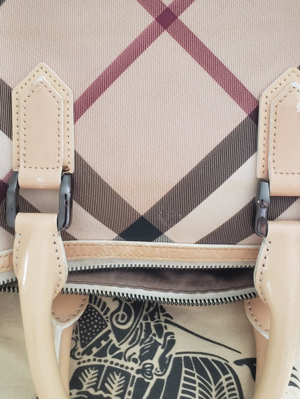Burberry Bag - Picture 3 of 11